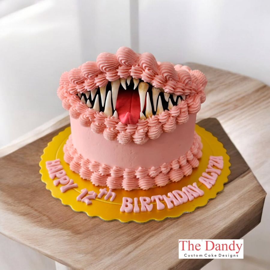 Vintage monster mouth cake